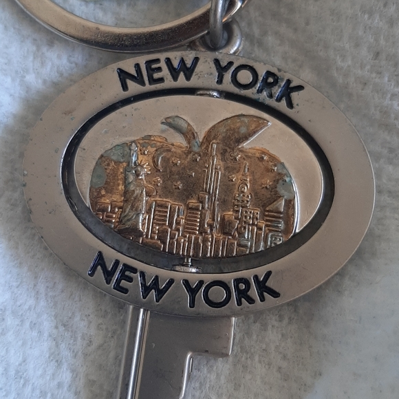 New York New York Keychain - Picture 3 of 4